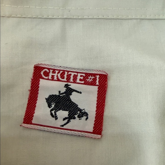 VTG CHUTE #1 Embroidered White Western Shirt
With Pearl snaps - Picture 8 of 11
